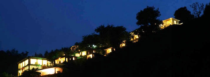 Raga on the Ganges - Rishikesh 01.jpg